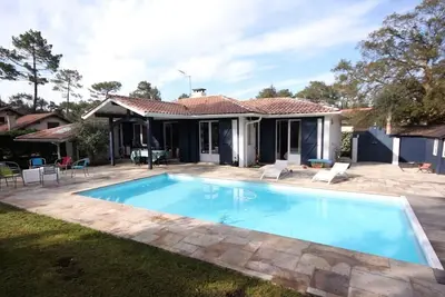 Image de Villa 4*(10- 12 Personnes), Piscine Chauffee, Proche Ocean Et Lac D'Hossegor