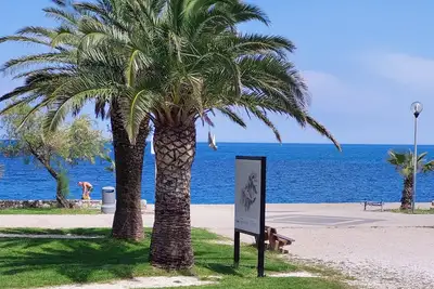 Image de Charmante villa individuelle Ă 20m de la plage avec grande terrasse et vue mer