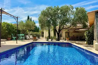 Mas provençal climatisé au calme dans le Golf de St Tropez, avec piscine privée
