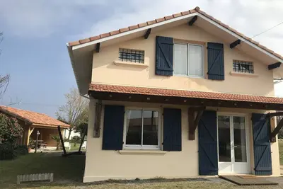 Image de Maison avec jardin, proche des plages, océan ou lacs