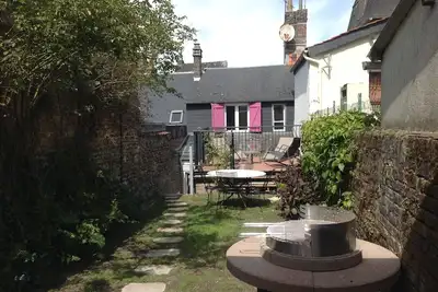 Image de Maison de pécheur avec jardin et terrasse plein sud.