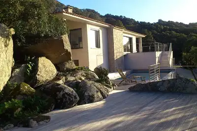 Image de Très belle villa contemporaine - Region Porto Vecchio - Corse du Sud
