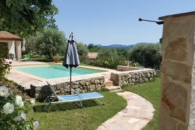Image de Gite De Charme Au Calme, Vue Esterel, 4/5 Personnes