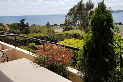 Image de Ste Maxime, Vue mer Tout confort, au calme, à pied du centre ville et des plages