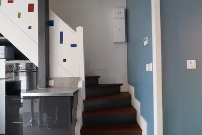 Image de Maison de village rénovée avec soins, dans un esprit moderne et fonctionnel.