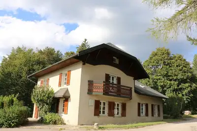 Image de Gite De 4 Chambres + Grand Dortoir De 6 + Grande Cheminee +Mezzanine + 3 Bains