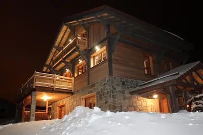 Image de *Offre exceptionnelle*Chalet 4*/ lac/ plein sud / pistes ski / jacuzzi, sauna