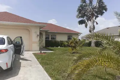 Image de Fenced, Family and Pet friendly Villa.