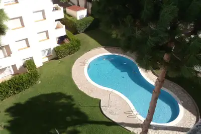 Image de Appartement  avec piscine, balcon, wifi, place de parking privée, plage 600m