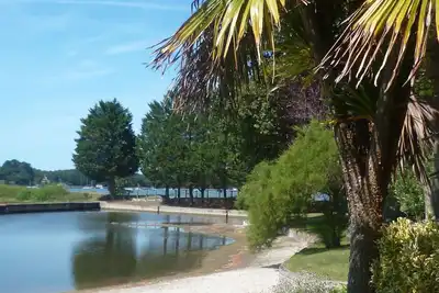 Image de Belle Dépendance dans propriété, bord de mer et golf