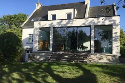Image de Villa remise à neuf, 4 chambres, 5 minutes à pieds de la plage