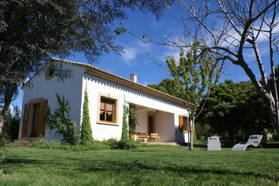 Image de Location de vacances à Pézenas : une maison dans un grand jardin. Pour deux.