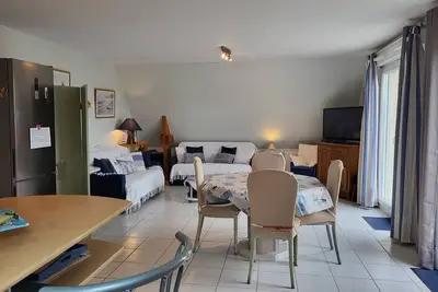 Image de Appartement 2 pièces avec piscine et parking privé, proche plage, Merville-Franceville-Plage