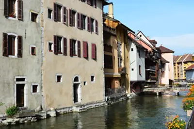 Image de T3 duplex centre historique Vieille Ville - 70 m2 utiles -