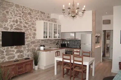 Image de Le charme du village provençal au cœur de Cannes, à côté des plages et Palais