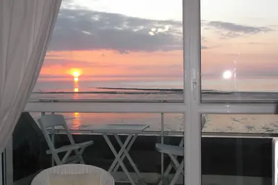 Image de Magnifique Appartement/Duplex  en front de mer 'les pieds dans  l'eau'