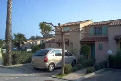 Image de Maset climatisé dans une coopropriété fermée  avec gardien.