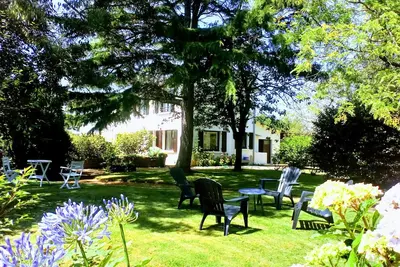 Image de Maison 3 chambres, grand jardin Wifi 110m2, deux trois kms des plages.