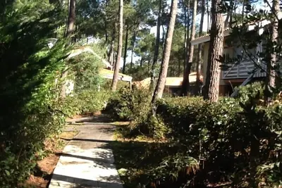 Image de Villa Climatisee, Linge De Maison, Wifi, Dans Rce Avec Piscine Au Bord Du Golf