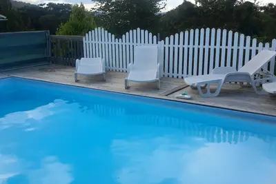 Image de 5 bungalows écologiques/1 accès pers à mobilité réduite/2 chambres/wifi/piscine