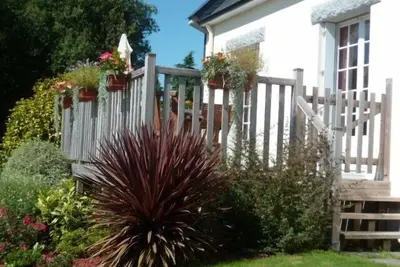 Gite De Liors Canap jardin clos, calme et confort à la campagne, internet wifi.