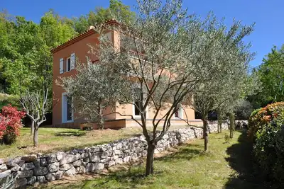 Image de Avec vue sur le lac de Ste Croix, villa contemporaine pour 6 personnes