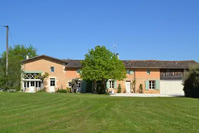 Image de La ferme de Mouline située dans un des plus beau paysage de l' Entre-Deux-Mers
