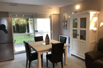 Image de Bel appartement avec terrasse et parking à 2 pas de la plage et commerce
