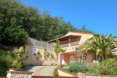 Image de Villa avec piscine privée au calme avec vue sur montagne à 5 min de Ceret