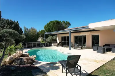 Image de Location vacances maison piscine Aureille Ls1-300