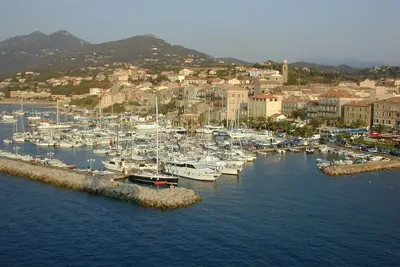 Image de Bel appartement 3 pieces agreable et fonctionnel a 100 du port et des plages