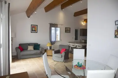 Image de Superbe appartement neufT3 au cœur de Sanary, 100m du port, 2 minutes à pied,