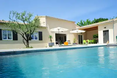 Image de Maison****Neuve  Tout Confort  Avec Piscine Au Pied Du Ventoux