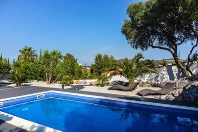 Image de Villa de standing avec piscine entre mer et montagne avec vue panoramique