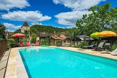 Image de Grande maison de charme avec piscine privée, chauffée et sécurisée