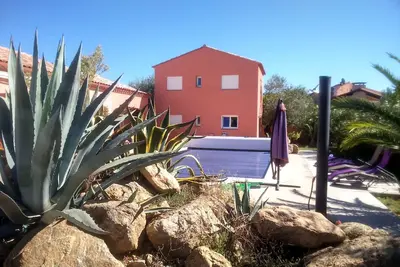 Laroque Des Alberes \"El Pacha\"