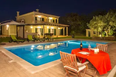 Image de Villa paisible avec piscine privée