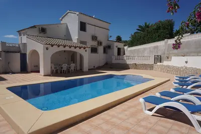 Image de Villa avec piscine proche de la plage