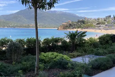 Image de T2 dans résidence de standing neuve véritable pieds dans l'eau en Corse du Sud