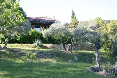 Image de Au coeur de la Provence, dans un domaine privé de 13 hectares. Calme et douceur