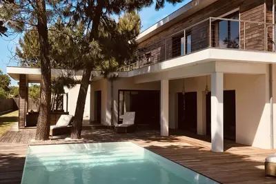 Image de Incroyable villa 420m2, 16 pers, Hamman, Jaccuzi, piscine, 10 min. vélo bassin
