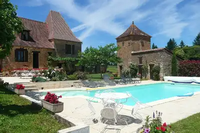 Image de Ferme  Xviii°siècle, clôturée, piscine  privée au sel, chauffée, Wifi, clim, 6 pers.
