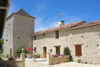 Image de Gîtes 20 personnes \"Le Garry Ii\"  à Thénac en Dordogne