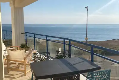 Image de Spacieux T3 avec terrasse face mer wifi ascenseur 4 personnes