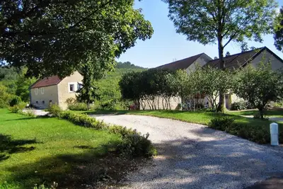 Image de Ancienne ferme rénovée, Dijon ou côte viticole à 20 Km, tarif tout compris.
