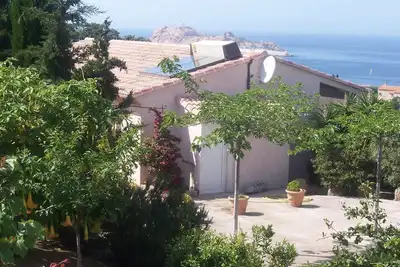 Image de appartement T1 climatisé, pour 2 pers, terrasse belle vue mer, jardin & parking