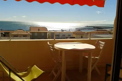 Image de A 5mn A Pied De La Plage, Studio Agreable Vue Mer A Carnon Plage