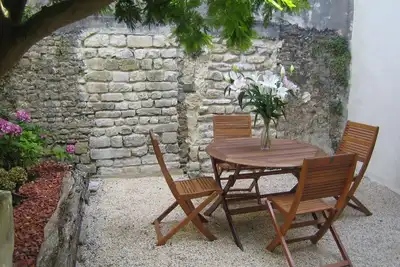Image de 2/4 personnes au coeur de Bayeux avec petit jardin privatif