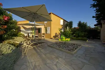 Image de Maison rénovée contemporaine avec jardin, au calme, 300 m de la plage Miramar