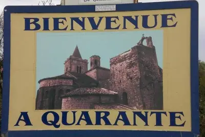 Image de maison de village toute équipée près de Béziers